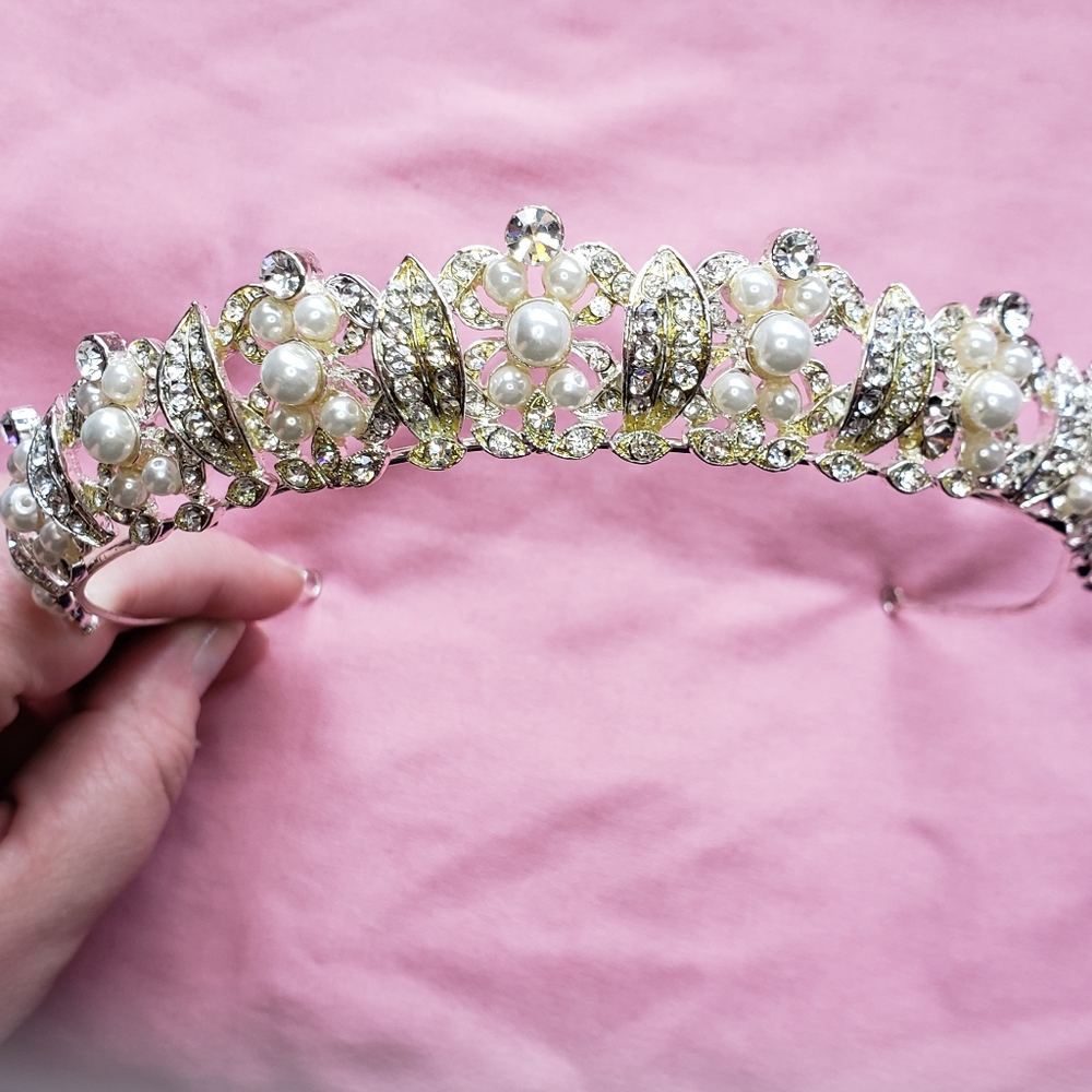 Silver Rhinestone And Pearl Teardrop Tiara